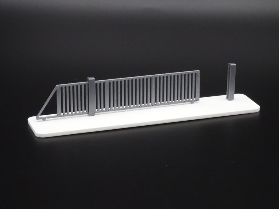 Schiebetor - Spur N (1:160) - Farbe: Silber - Durchfahrtsbreite ca. 55 mm - 2 Stück