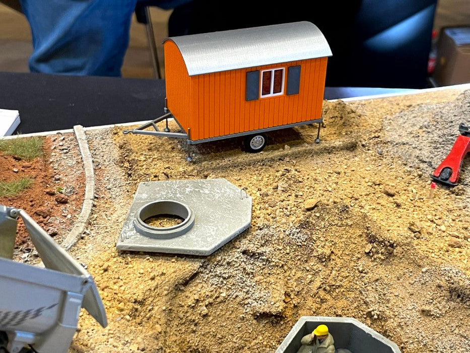 Bauwagen - Maßstab 1:50 - Farbe orange - Fertigmodell