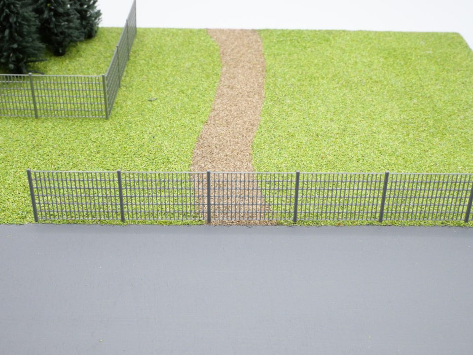 H0 Stahlmattenzaun, Industriezaun, Metallzaun - Silber - Gesamtlänge 100 cm