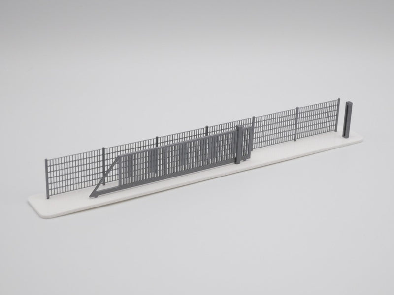 H0 Stablmattenzaun, Industriezaun, Metallzaun - Silber - Gesamtlänge 100 cm - SET mit Schiebetor