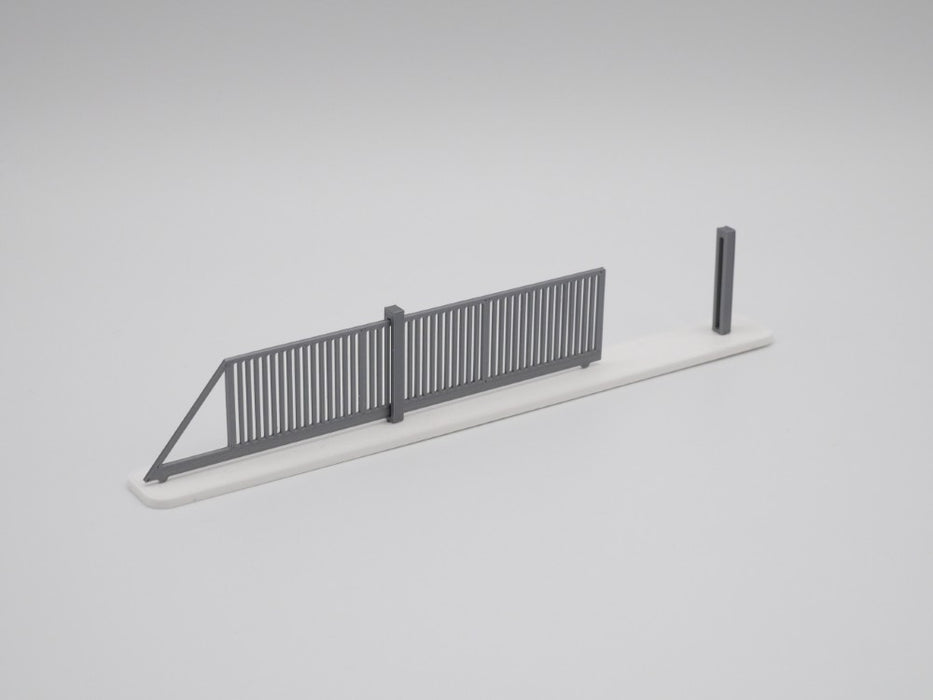 H0 Stahlmattenzaun, Industriezaun, Metallzaun - Silber - Gesamtlänge 100 cm - SET mit Schiebetor