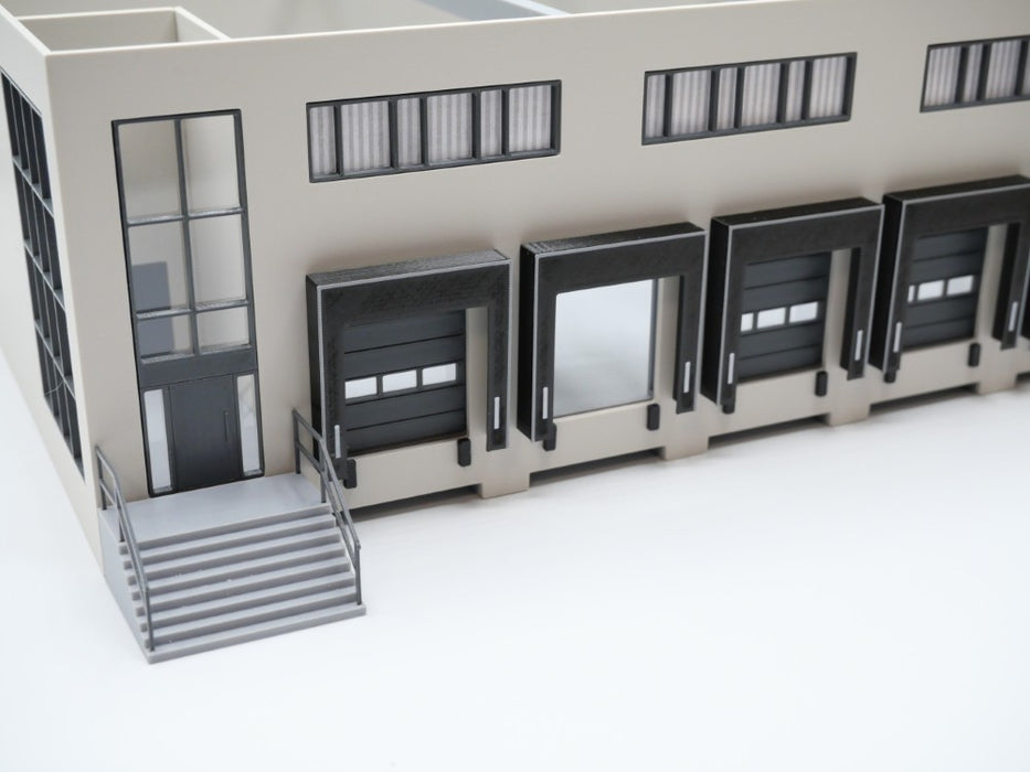 H0 Logistikhalle Lagerhalle mit Büro - 6 Tore (Bausatz)