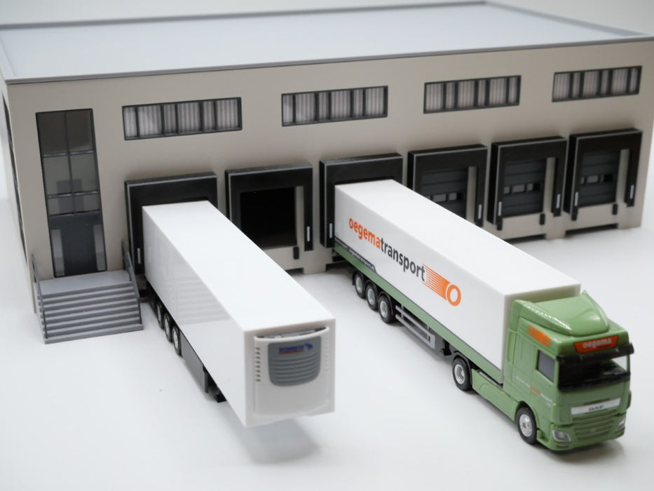 H0 Logistikhalle Lagerhalle mit Büro - 6 Tore (Bausatz)