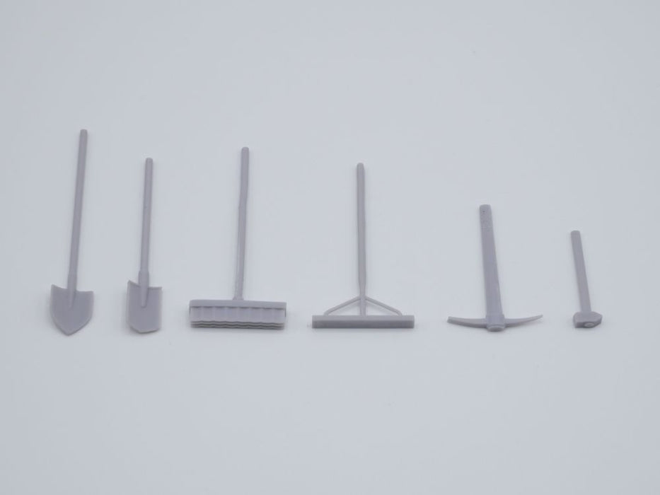 Werkzeuge - Besen, Schaufel, Spaten, Vorschlaghammer, Spitzhacke, Teerverteiler - Maßstab 1:32