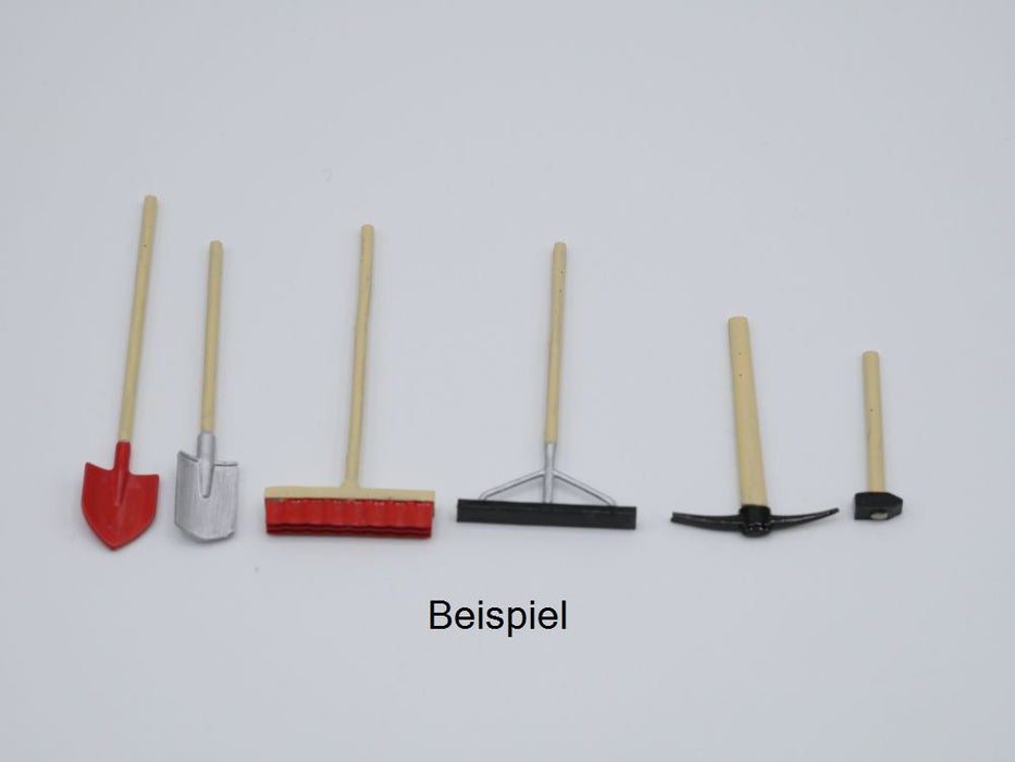 Werkzeuge - Besen, Schaufel, Spaten, Vorschlaghammer, Spitzhacke, Teerverteiler - Maßstab 1:32