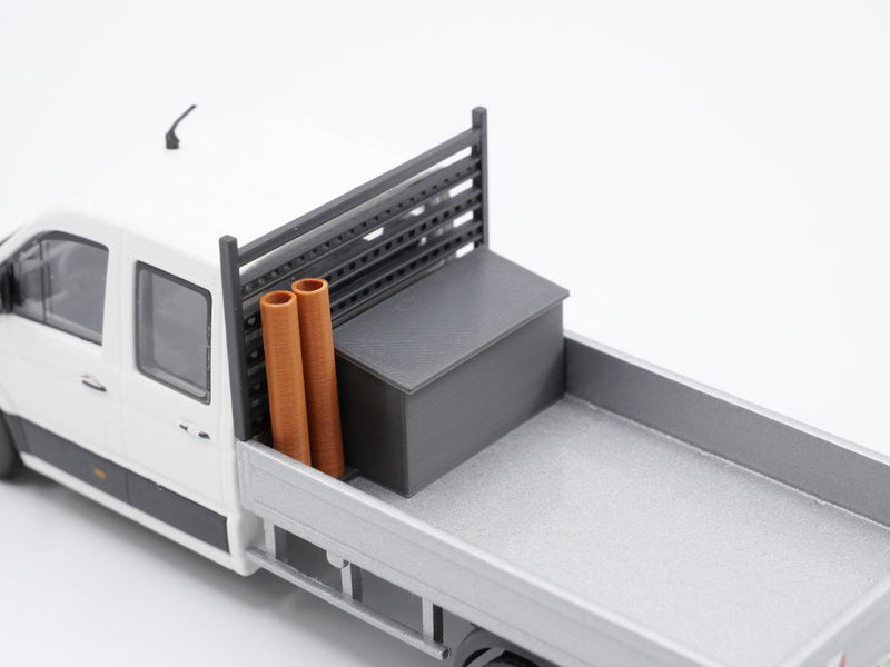 Transportbox mit Rohre für Pritsche - Maßstab 1:50