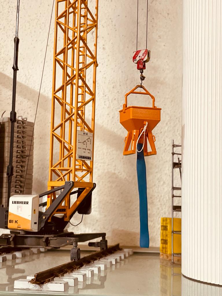 Betonsilo / Betonkübel - Maßstab 1:50 - quadratisch - lackiert